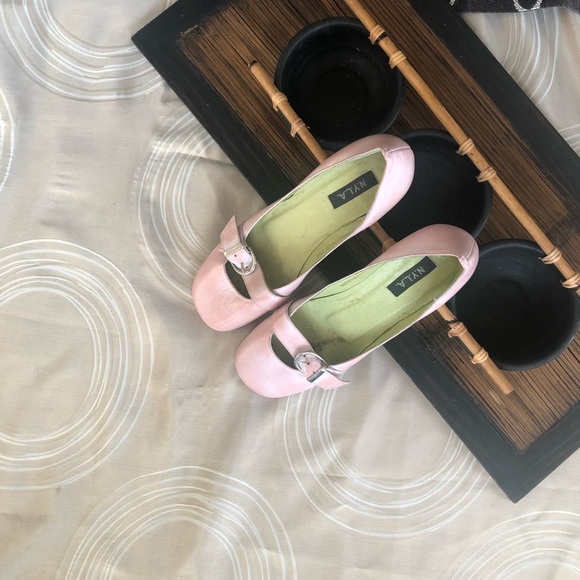 N.Y.L.A. Pink vintage look heels size 5.5 - Picture 2 of 7